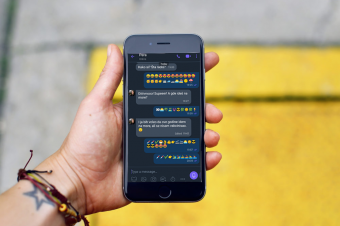 Говорите ли емоџијски? Или можда емотиконски? :)?