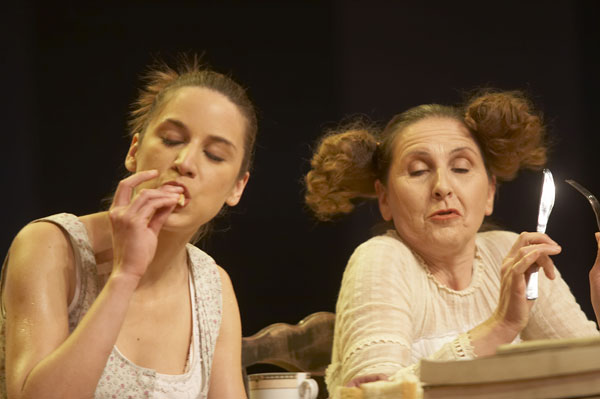 Olga Odanović kao Fema u Pokondirenoj tikvi