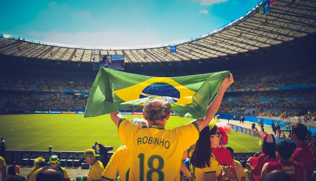 https://pixabay.com/photos/people-soccer-stadium-crowd-1284253/